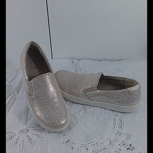 Naturalizer Slip on 7.5 Wide Width